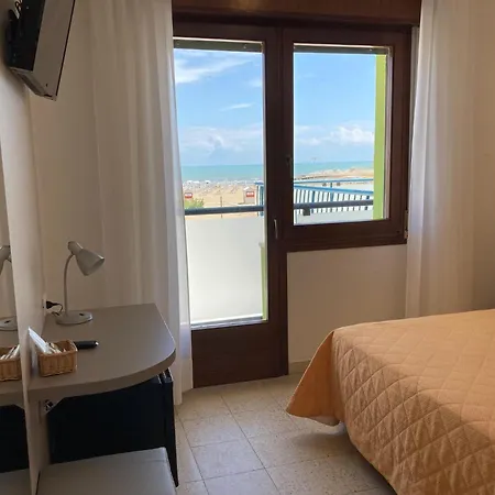 Hotel Giacomazzo Caorle Exterior photo